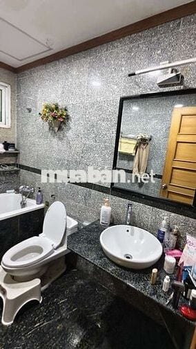 Ở ghép chung cư Phú Hoàng Anh 