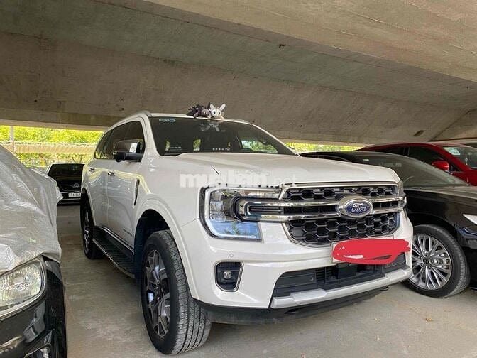 Ford Everest 2023 (đăng kiểm 2024 Trắng 43688.3 km