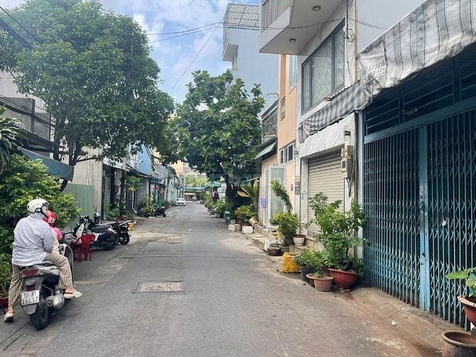 Nhà 2 mặt tiền trước sau hẻm oto Lê Văn Quới Bình Tân