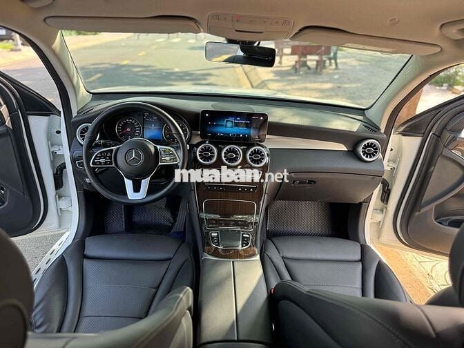 Mercedes-Benz GLC 200 V1 Trắng SX 2022 đi ít