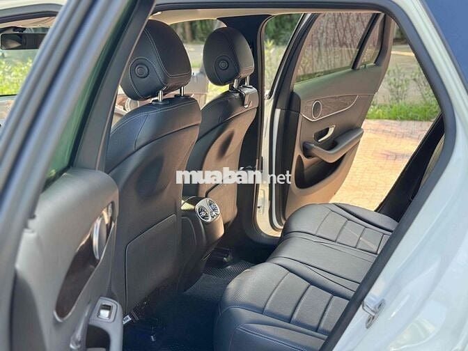 Mercedes-Benz GLC 200 V1 Trắng SX 2022 đi ít