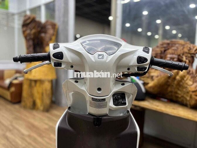 Honda Vision đời 2016 chính chủ biển sg máy zin