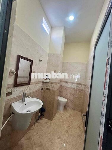 Phòng máy lạnh Nguyễn Thái Sơn/ Dương Quảng Hàm