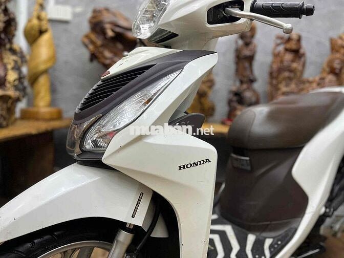 Honda Vision đời 2016 chính chủ biển sg máy zin