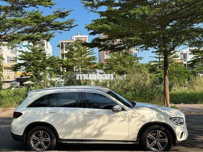 Mercedes-Benz GLC 200 V1 Trắng SX 2022 đi ít