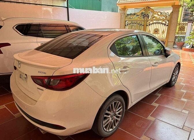 Mazda Mazda 2 Luxury 2021 Trắng 33000 km