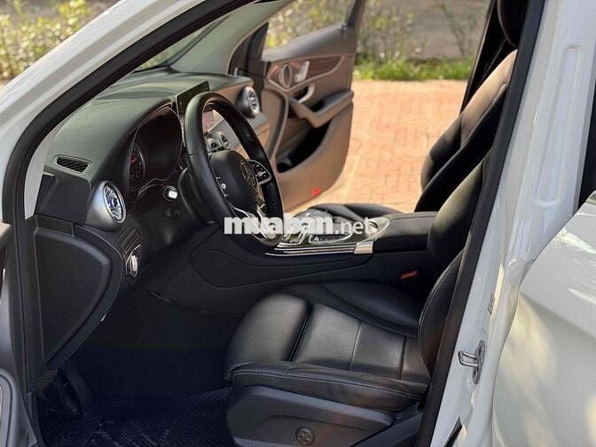 Mercedes-Benz GLC 200 V1 Trắng SX 2022 đi ít