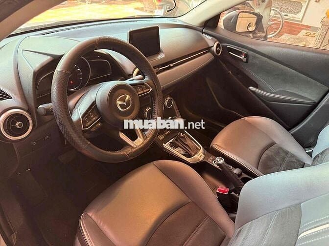 Mazda Mazda 2 Luxury 2021 Trắng 33000 km