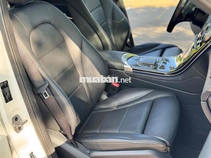 Mercedes-Benz GLC 200 V1 Trắng SX 2022 đi ít
