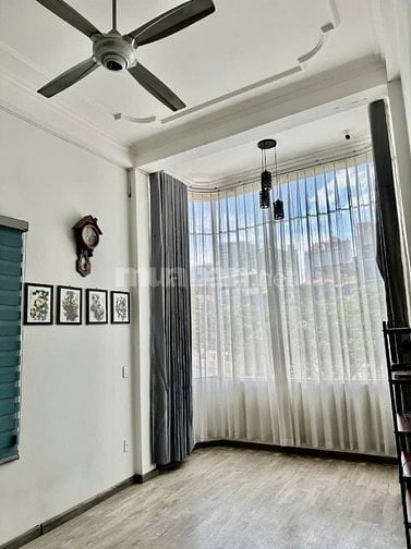 Cho thuê cửa hàng tầng 2, mặt phố 495 Trần Khát Chân, Phường Bạch Mai