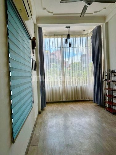 Cho thuê cửa hàng tầng 2, mặt phố 495 Trần Khát Chân, Phường Bạch Mai