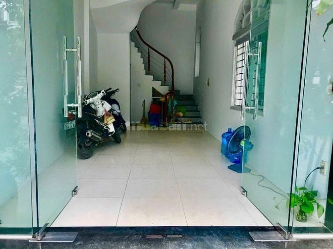Cho thuê cửa hàng tầng 2, mặt phố 495 Trần Khát Chân, Phường Bạch Mai