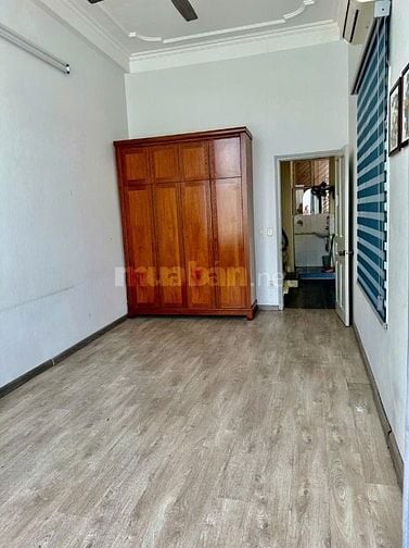 Cho thuê cửa hàng tầng 2, mặt phố 495 Trần Khát Chân, Phường Bạch Mai