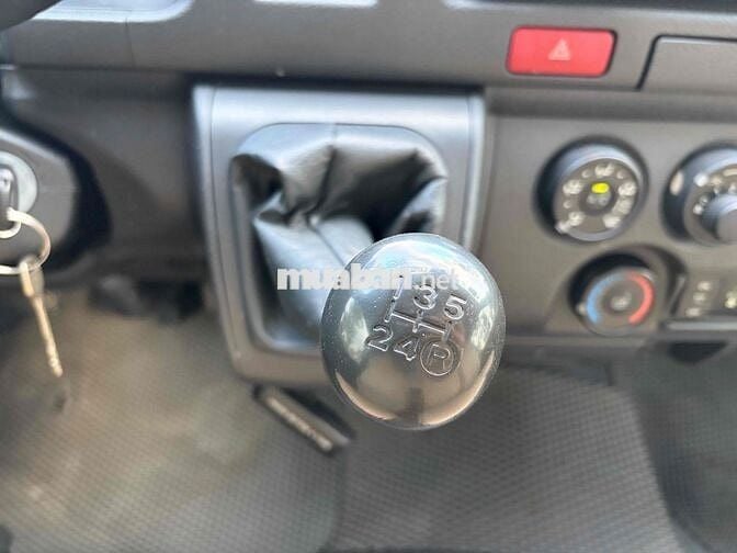 Toyota Hiace 2017 Dầu Số sàn 320.000 km Bạc