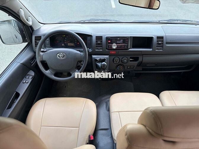 Toyota Hiace 2017 Dầu Số sàn 320.000 km Bạc