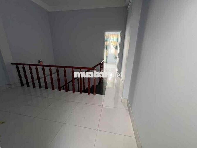 Trệt 2 lầu sân thượng 4*14; 3pn Rẻ chốt lẹ