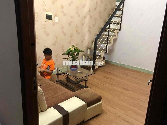 cần bán nhanh căn hộ ngay cầu vượt Sóng Thần , căn góc đẹp,