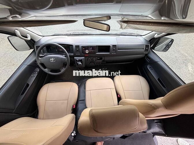 Toyota Hiace 2017 Dầu Số sàn 320.000 km Bạc