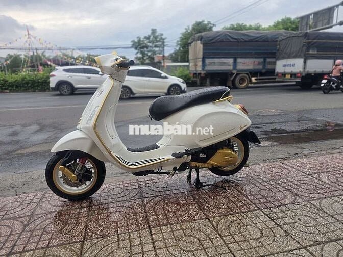Piaggio Vespa 150 ABS 2022 Trắng, Vàng 6.000 km