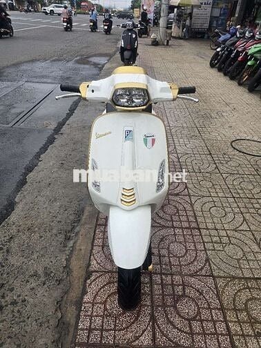 Piaggio Vespa 150 ABS 2022 Trắng, Vàng 6.000 km