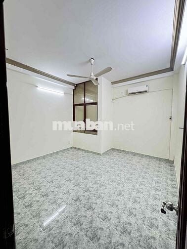 NHÀ Ở hoặc VĂN PHÒNG, CÔNG TY . 1 Trệt - 2 Lầu. Ngang 4,5m - Dài 15m