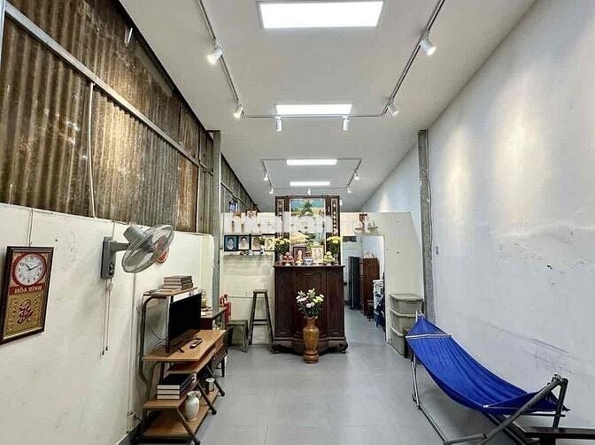 MUA ĐẤT TẶNG NHÀ - HẺM OTO TRÁNH - GẦN CHỢ THỦ ĐỨC, GIÁ 3,7 TỶ!