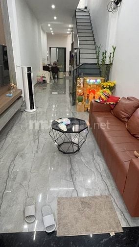 BÁN NHÀ 2 TẦNG,KIỆT Ô TÔ ,ĐẦY ĐỦ NỘI THẤT
