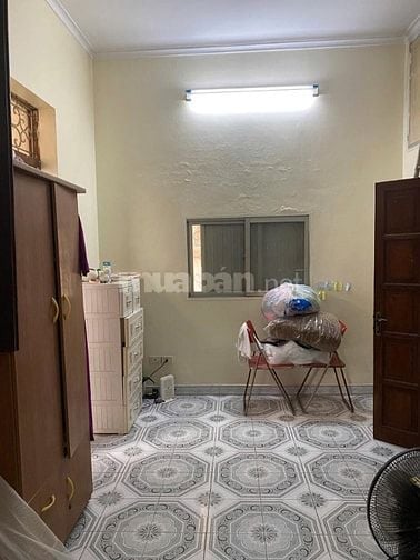 nhà 3 tầng quận Ha bà trưng 42m2 giá 8 triệu