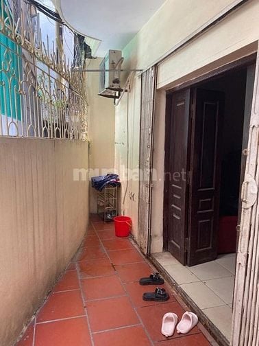 nhà 3 tầng quận Ha bà trưng 42m2 giá 8 triệu