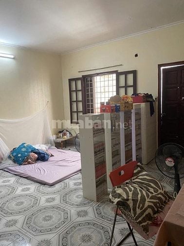nhà 3 tầng quận Ha bà trưng 42m2 giá 8 triệu