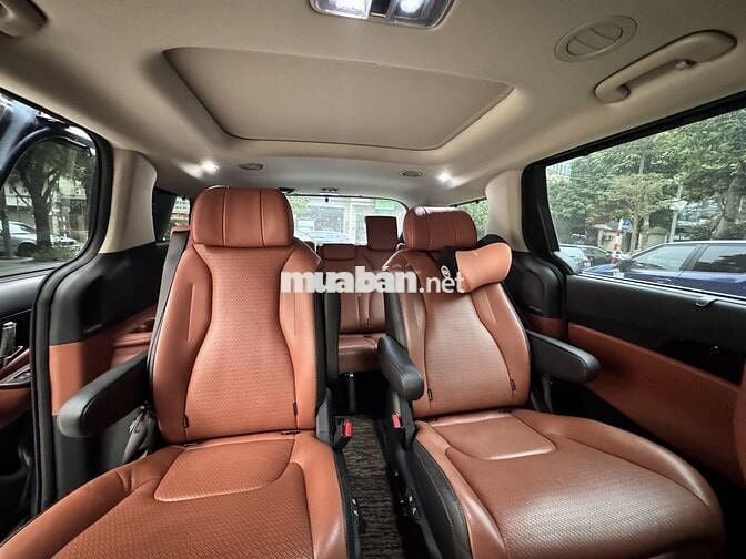 Kia Carnival 2.2 Signature 107,000 km Xanh