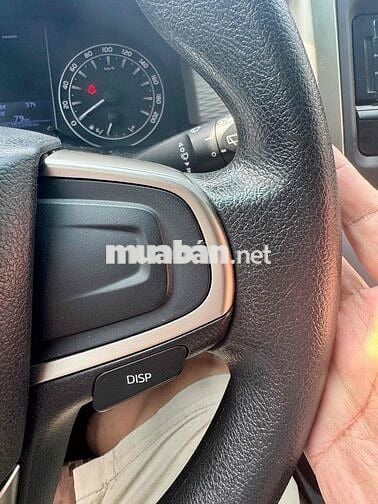 Toyota Innova 2.0E Số sàn Nâu vàng