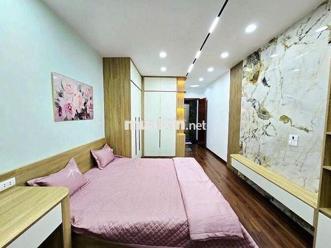 NHÀ CẦU GIẤY -VỊ TRÍ VÀNG THUẬN TIỆN -CON CÁI HỌC HÀNH TIỆN LỢI-12 TỶ