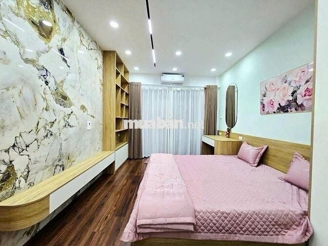 NHÀ CẦU GIẤY -VỊ TRÍ VÀNG THUẬN TIỆN -CON CÁI HỌC HÀNH TIỆN LỢI-12 TỶ