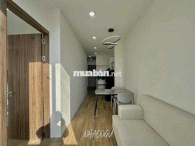 CĂN HỘ 2 PHÒNG NGỦ BAN CÔNG ĐÓN NẮNG SIÊU THOÁNG FULL NỘI THẤT