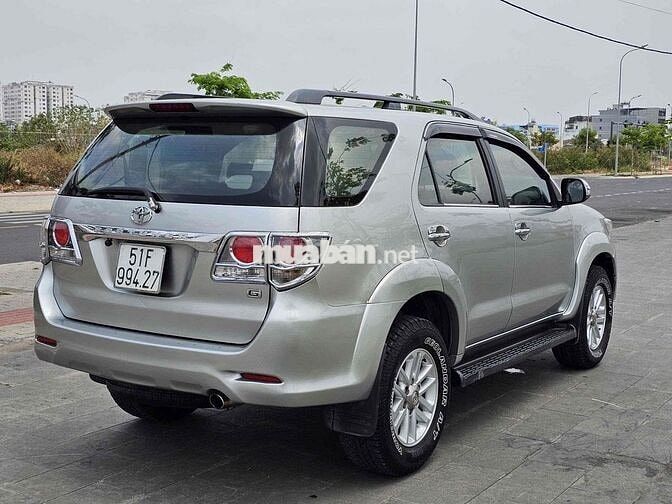 Toyota Fortuner SUV Số sàn Dầu Bạc