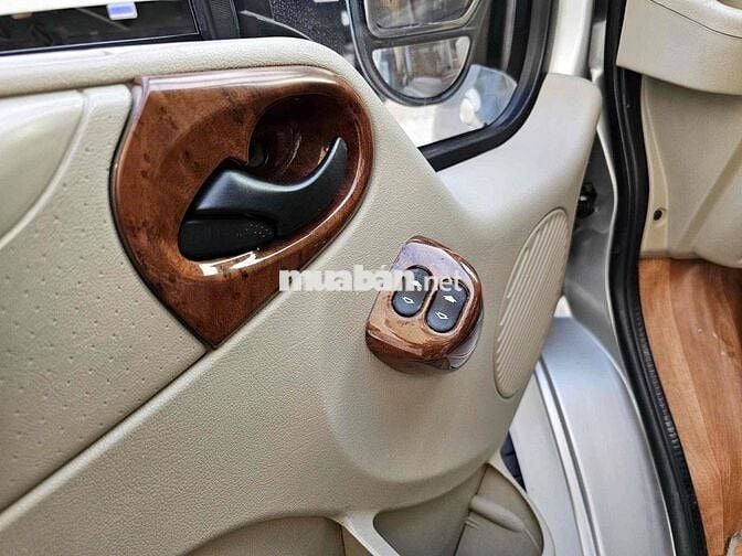 Ford Transit Mid 2016 Số sàn 16 chỗ Bạc