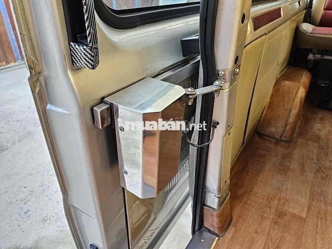 Ford Transit Mid 2016 Số sàn 16 chỗ Bạc