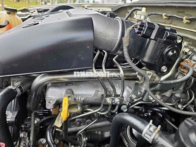 Toyota Fortuner SUV Số sàn Dầu Bạc