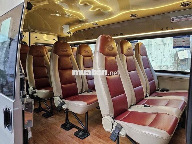 Ford Transit Mid 2016 Số sàn 16 chỗ Bạc