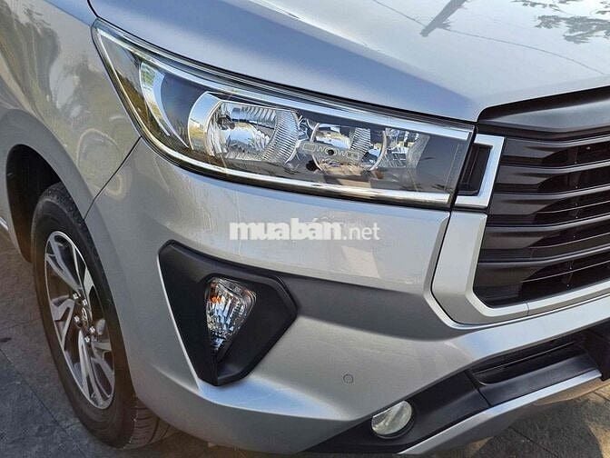 Toyota Innova 8 chỗ Số sàn Bạc
