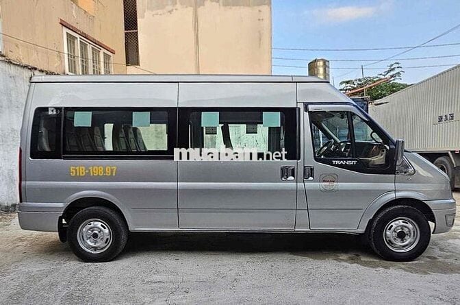 Ford Transit Mid 2016 Số sàn 16 chỗ Bạc