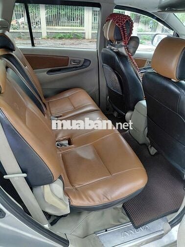 Toyota Innova 2.0E 2015 Bạc Số sàn 195.000 km