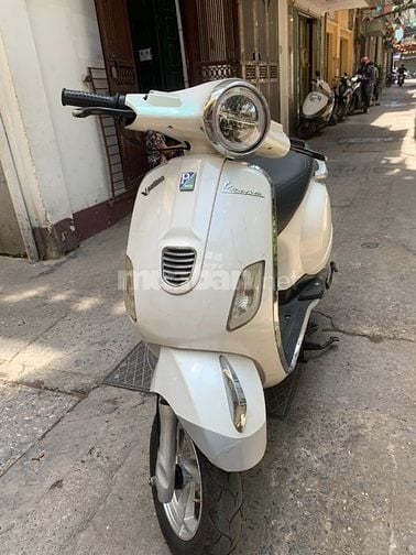Cần bán xe Vespa 50cc đời 2020 màu trắng đăng ký đầy đủ