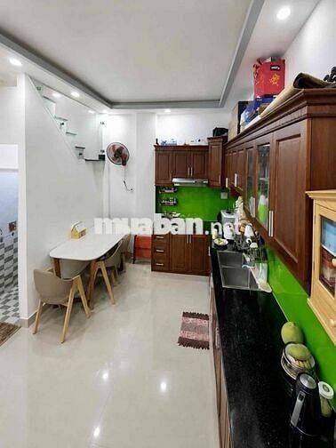 🏡 Nhà Quận 11 - diện tích: 4,6 x 10 m - 2 tầng - sát mặt tiền đường -