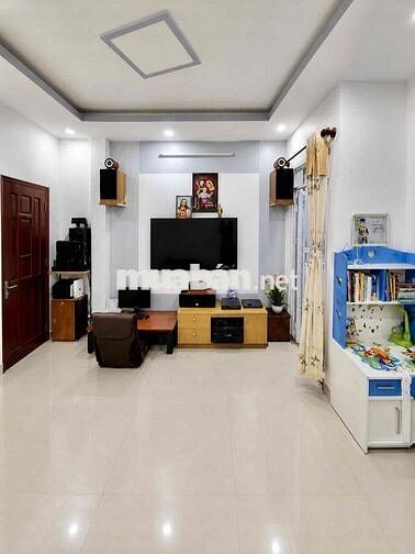 🏡 Nhà Quận 11 - diện tích: 4,6 x 10 m - 2 tầng - sát mặt tiền đường -