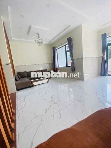 Nhà phố 3 tầng 6,5×24- sẳn nội thất- khu khang an- kế vòng xoay an lạc