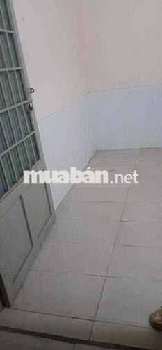 phòng trống mát nhà vệ sinh trong phòng ,không chung chủ sạch sẽ