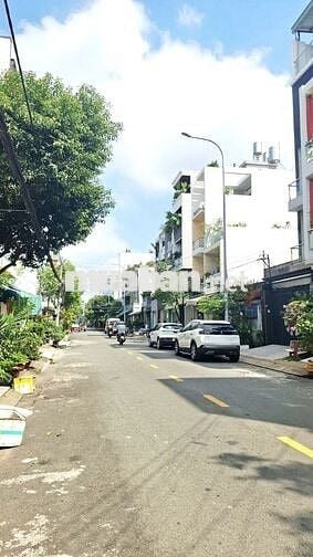 4x20m Có vỉa hè  3PN Nhà thuê mặt tiền Tân Phú gần Văn Cao 14 triệu