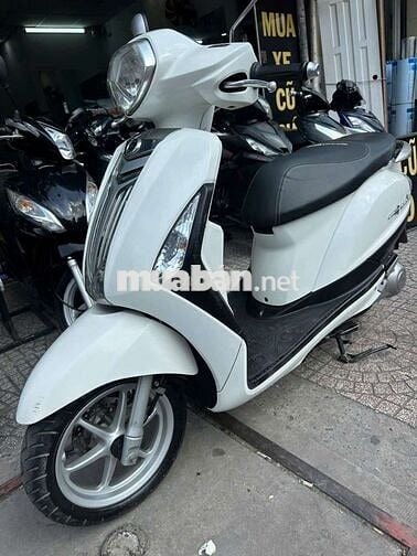 Yamaha Grande Trắng